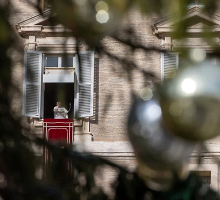 Los líderes mundiales deben negociar la paz en Navidad, pide el Papa Francisco durante el Ángelus
