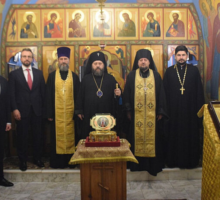 Ковчег с мощами святителя Тихона, Патриарха Всероссийского, принесен в Абаканскую епархию