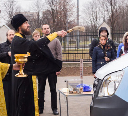 San Pietroburgo 'Bus of Mercy' si precipita ai senzatetto