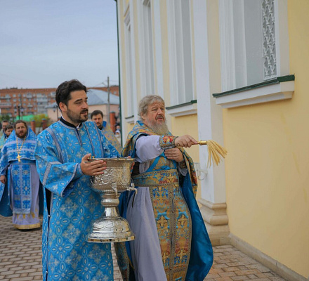 À la veille de la grande fête de la Theotokos, l'église de l'Intercession a été re-consacrée à Toula