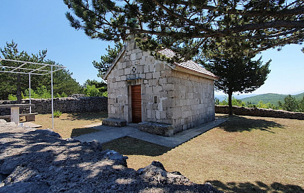 Kapelica SVETI IVAN Radinje-Sušci