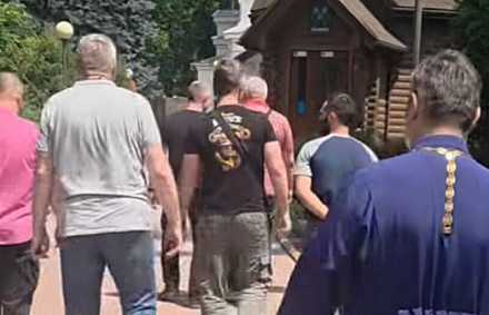 Раскольники захватили Александро-Невский храм в Одессе