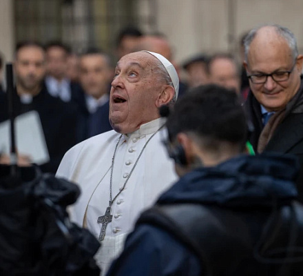 FOTOS: El Papa Francisco celebra la Inmaculada Concepción en Roma con una oración y una visita sorpresa al arte