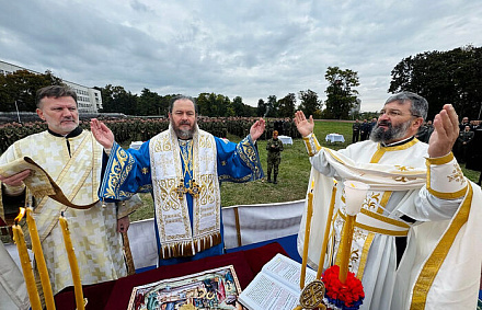 Белград: Военная академия отметила Крестную славу