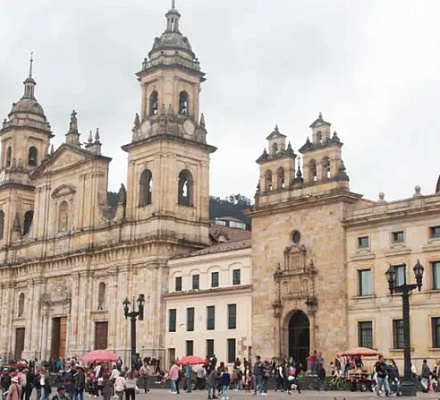 Colombian bishops discuss with President Petro their role in peace process with guerillas