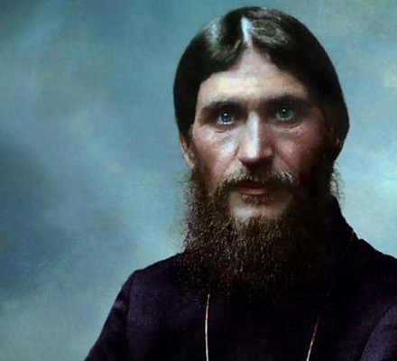 Der Einwohner von Petersburg schafft ein privates Museum von Grigory Rasputin