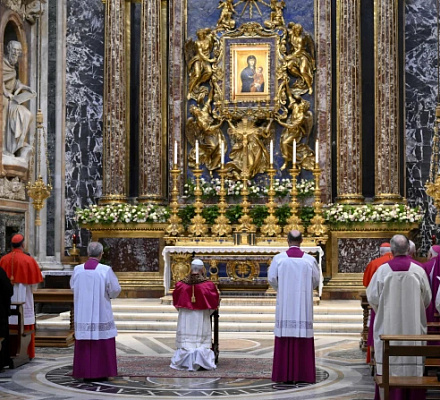 Leo XIV prays before the icon of Mary, 'Health of the Roman People' in Basilica of St. Mary Major