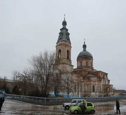 In una chiesa rurale nella regione di Astrakhan, 18 icone stanno trasmettendo mirra
