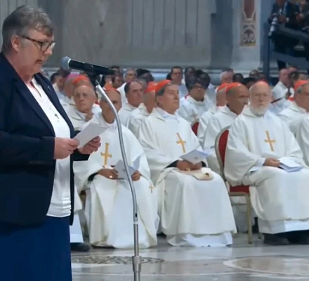 At Novendiales Mass, Pope Francis hailed for ‘unwavering confidence’ in women religious