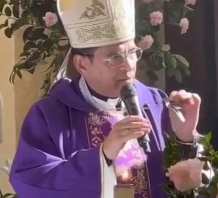 Mons. Álvarez celebra una misa pública por Nicaragua