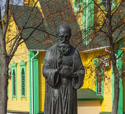 Памятник блаженному Андрею Симбирскому в Ульяновске