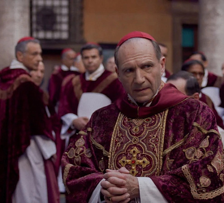 El rector del seminario responde a la película 'Cónclave': por qué sólo los hombres pueden ser sacerdotes
