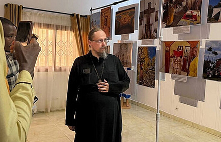 В Гвинее открылась фотовыставка «Мир Русского Православия»