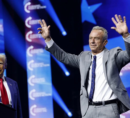 Un anuncio de Robert F. Kennedy Jr. insta a los católicos a apoyar a Donald Trump