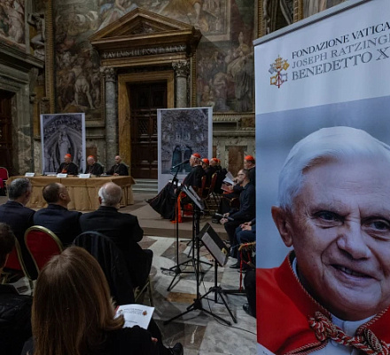 El Vaticano concede el prestigioso Premio Ratzinger a un teólogo de Notre Dame y a un escultor japonés