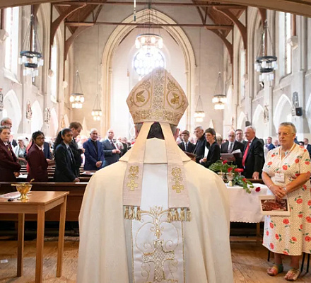 Pope Francis creates new archdiocese in Wales, appoints its first bishop