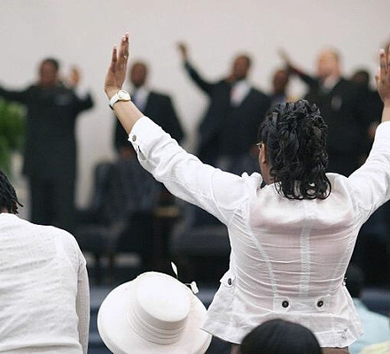 Исследование: В США снижается религиозность, но она по-прежнему выше, чем в западноевропейских странах