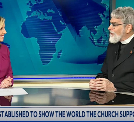 Pope Francis’ astronomer shares ‘A Jesuit’s Guide to the Stars’