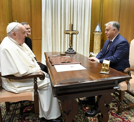 El Papa Francisco y el Primer Ministro húngaro Viktor Orbán hablan de Ucrania y de política familiar