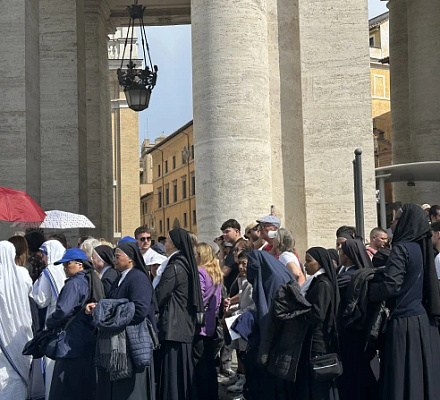 Catholics bid final farewell as Pope Francis lies in state at St. Peter’s Basilica