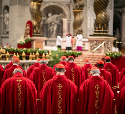LIVE UPDATES: Cardinals celebrate fifth Novendiales Mass, ask for prayers for conclave