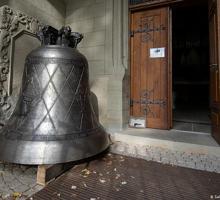 Une cloche avec l'image du virus COVID-19 a été coulée en Allemagne