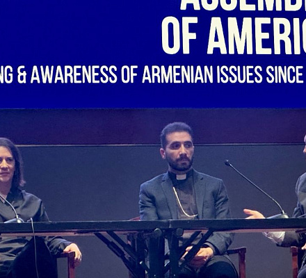 Архиепископ Гарегин принял участие в Международном саммите по религиозной свободе и Национальном молитвенном завтраке в Вашингтоне