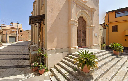 Parrocchia Santa Croce, Piale