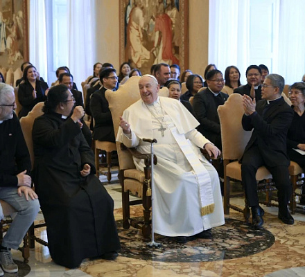 El Papa Francisco a la comunidad filipina en España: La Iglesia 'es un hogar cálido y acogedor'