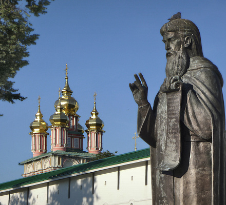 Памятник преподобному Сергию Радонежскому в Сергиевом Посаде