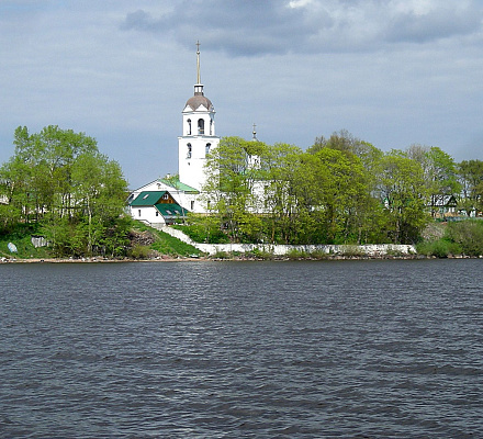 O Élder Nikolai Guryanov foi lembrado em espírito de oração na ilha de Zalit
