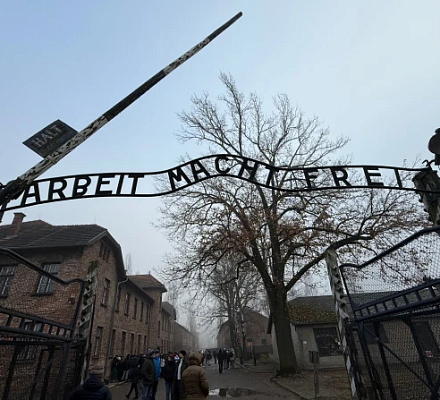 80 years after Auschwitz’s liberation: ‘I ask you only to remember’