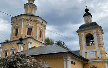 Храм Святой Троицы Живоначальной в Хохлах (Москва)