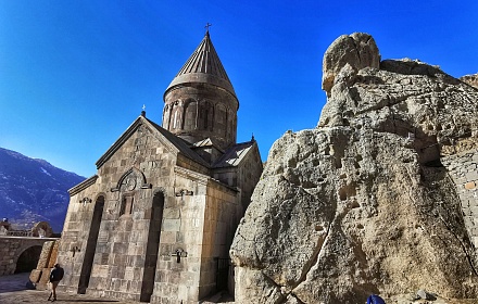 Geghard (Geghardavank) - "el monasterio de la lanza".