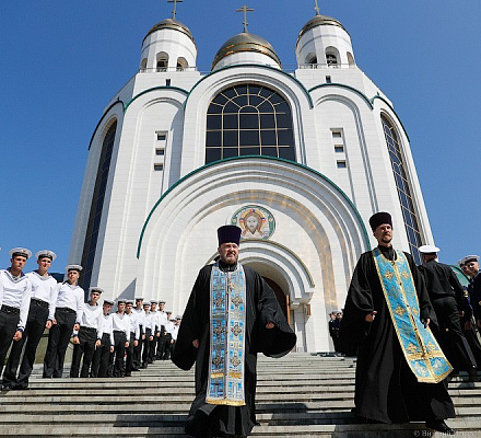 El tribunal multó a los militares que lavaban zapatos en la primavera sagrada