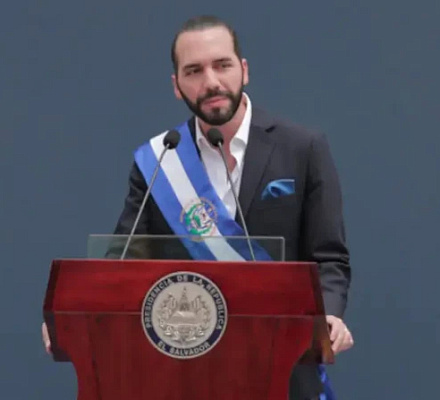 La Iglesia católica de El Salvador pide al presidente que mantenga la prohibición de extraer oro