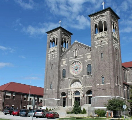 FOTOS: Una histórica parroquia católica de Indiana recibe 650.000 dólares para reparar una iglesia centenaria