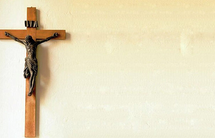 Квебек: распятие, 90 лет провисевшее в зале заседаний муниципального совета, уберут «ради светскости государства»