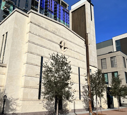 Las propiedades inutilizadas de la Iglesia encuentran un nuevo uso en medio de graves problemas inmobiliarios