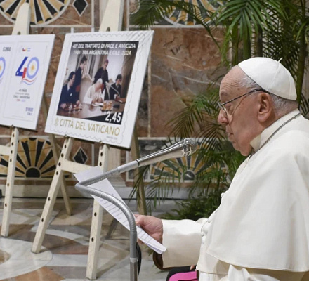 El Papa Francisco denuncia a los países que hablan de paz, pero hacen la guerra