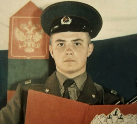 In Syktyvkar, l'icona del guerriero-martire Yevgeny (Rodionov) fa streaming di mirra