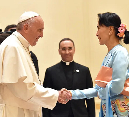 Папа Франциск предложил убежище находящемуся в тюрьме лидеру Мьянмы Аун Сан Су Чжи