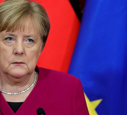 Canciller alemán se disculpa con los creyentes