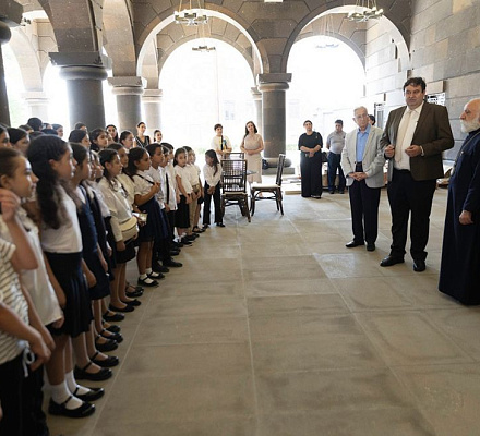 Детский хор Шуши "Варанда" посетил Первопрестольный Святой Эчмиадзин