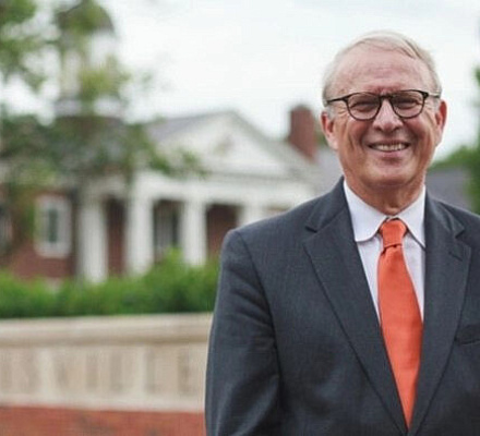 Луисвиллский университет выплатил $1,6 млн профессору, уволенному за то, что он подверг сомнению гендерную теорию