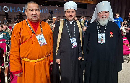 Митрополит Ставропольский Кирилл принял участие в открытии Всероссийского форума «Вместе победим»