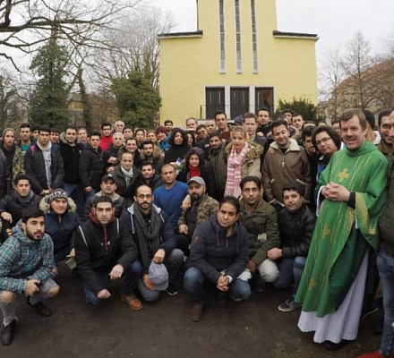 Deutschland soll Afghanen und Iraner deportieren, die zum Christentum konvertiert sind