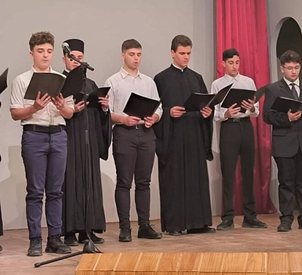 ШКОЛЬНОЕ МЕРОПРИЯТИЕ В ЧЕСТЬ НАЦИОНАЛЬНОЙ ГОДОВЩИНЫ 28 ОКТЯБРЯ 1940 ГОДА В ПАТРИАРШЕЙ ШКОЛЕ СИОНА