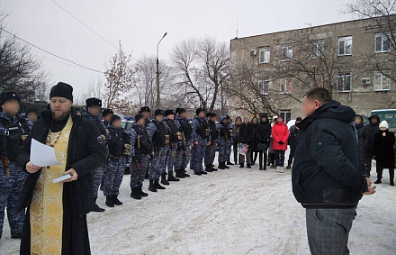 В Мариуполе для военнослужащих Росгвардии был совершен молебен на всякое доброе дело