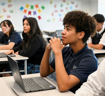 Un programa católico "transformador" de preparación para la universidad atiende a familias con bajos ingresos